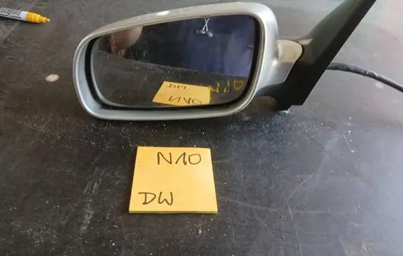 Mercedes-Benz E W210 Front door electric wing mirror