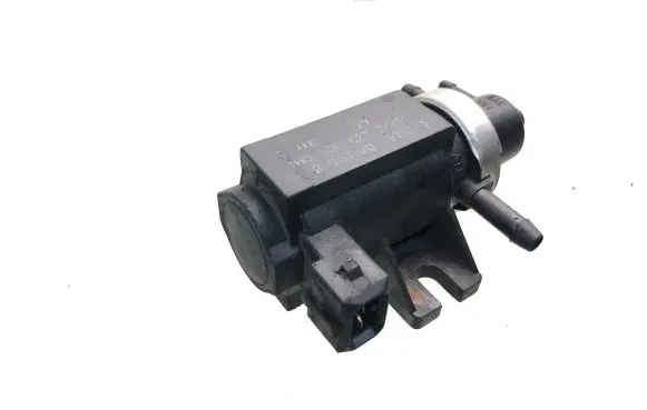Volkswagen PASSAT B5 Turbo solenoid valve 1H0906627