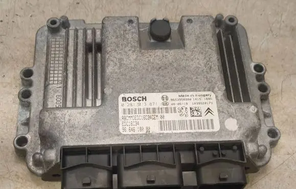 Citroen C4 II Engine control unit/module 9653958980 9664618080 0281013871