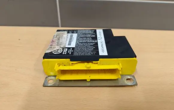 Volkswagen PASSAT B6 Airbag control unit/module 3C0909605P