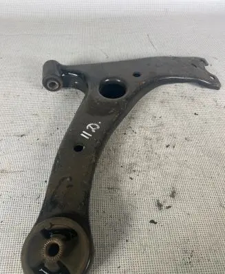 Toyota Prius (XW20) Front lower control arm/wishbone