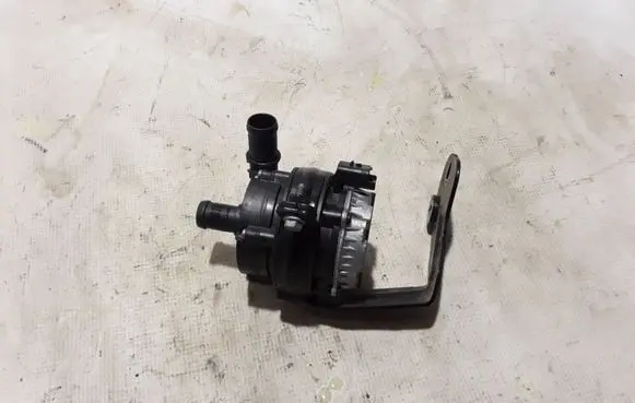 Dacia Duster II Electric auxiliary coolant/water pump 210103582R