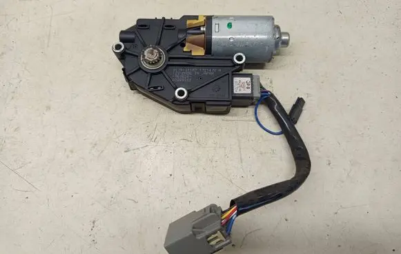 Nissan Murano Z50 Sunroof motor/actuator 0178101