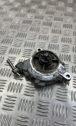 Toyota Urban Cruiser (XP110) Vacuum pump