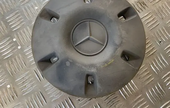 Mercedes-Benz Sprinter W906 R16 wheel hub/cap/trim A9064010025