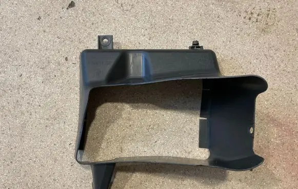 BMW 5 F10 F11 Air intake duct part 7903890