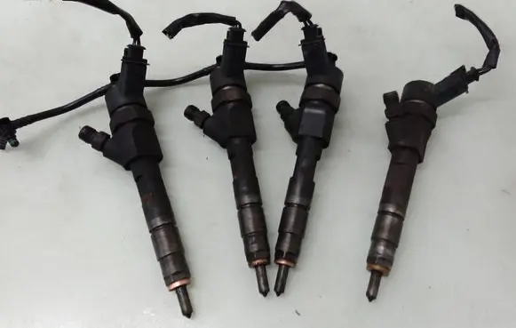Renault Trafic II (X83) Fuel injectors set 8200238528 0445110146