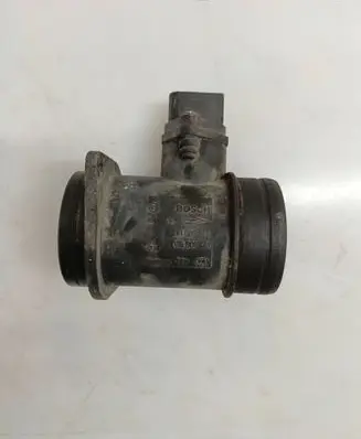 Volkswagen PASSAT B5 Mass air flow meter 0281002463