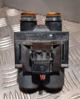 Mercedes-Benz E W210 Coolant heater control valve 0235454673 0018307814 1147412115