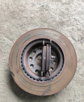 Volkswagen Golf V Front brake disc