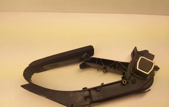 Mercedes-Benz S W221 Accelerator throttle pedal A2203000104 A2113010001