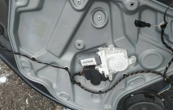 Skoda Octavia Mk2 (1Z) Sliding door window regulator with motor