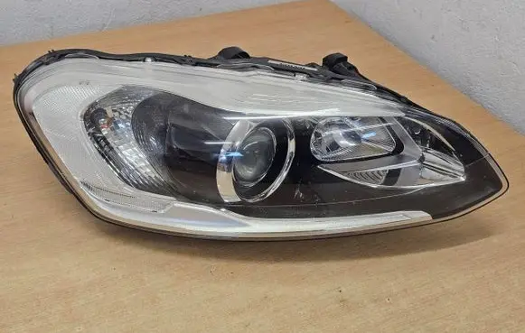 Volvo XC60 Headlight/headlamp 31420252 89908952
