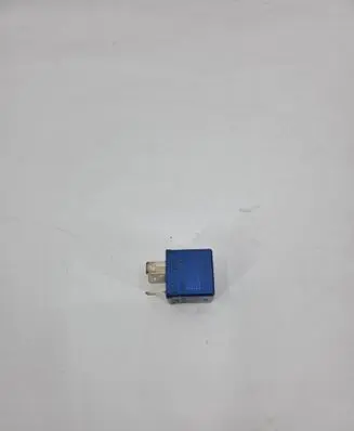 Audi A6 S6 C5 4B Other relay 8A0951253