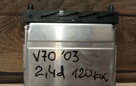 Volvo V70 Engine control unit/module 0281001776 28SA3886 09470429B