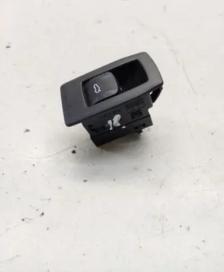 BMW 3 G20 G21 Tailgate opening switch 7948786 7577674