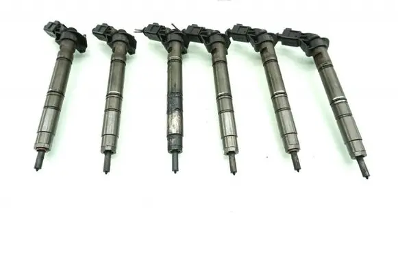 Audi A8 S8 D4 4H Fuel injector 0445117022