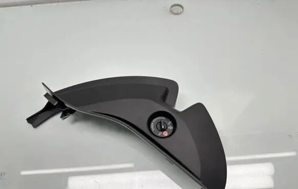 Renault Megane IV Dashboard side end trim 689205425R 1573135X M50327