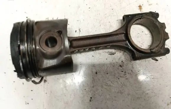 Volvo V70 Piston with connecting rod 