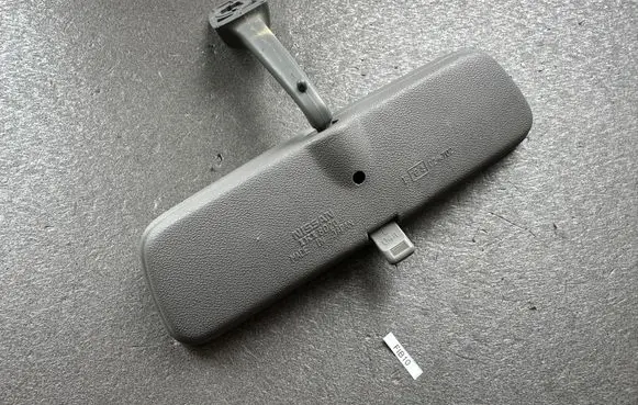 Nissan Patrol Y60 Rear view mirror (interior) 9632106J01