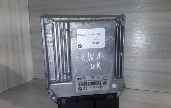 BMW 1 E81 E87 Engine control unit/module 0281012334 DDE7797497