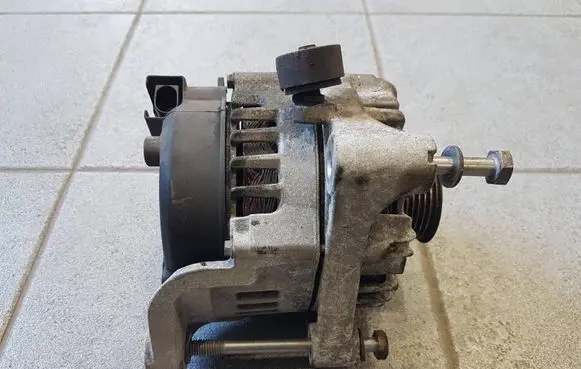 BMW X5 E70 Generator/alternator 7805432 FG18D024