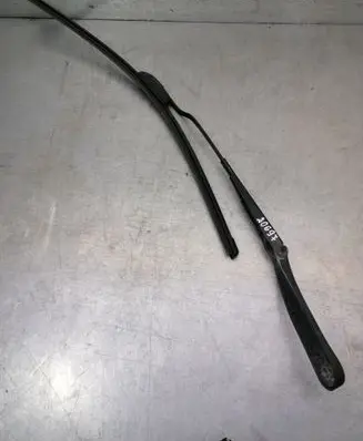 Mercedes-Benz C W203 Front wiper blade arm A2038202544