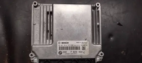 BMW 1 E81 E87 Engine control unit/module 7823422 0281014573 030195951