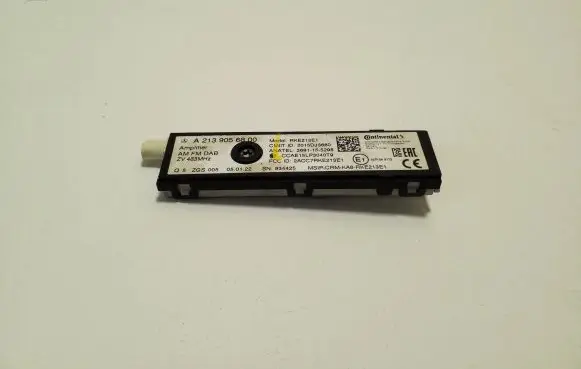 Mercedes-Benz EQB Aerial antenna amplifier A2139056800