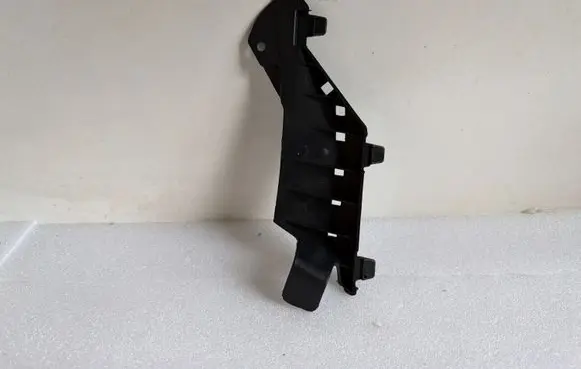 Mercedes-Benz C W205 Front bumper mounting bracket A2058855702