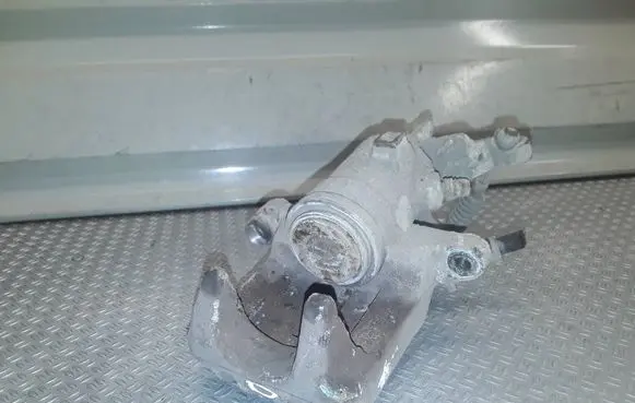 Skoda Octavia Mk2 (1Z) Rear brake caliper 