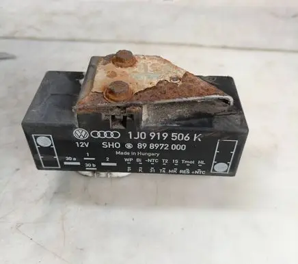 Volkswagen Golf IV Coolant fan relay 1J0919506K 898972000