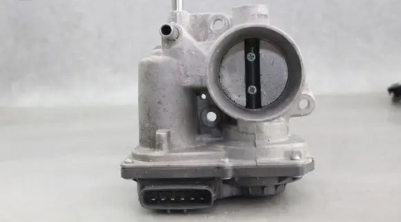 Toyota Yaris Throttle valve 2203047040