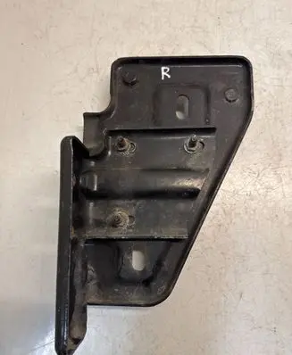 Iveco Daily 6th gen Front bumper mounting bracket 5801618741