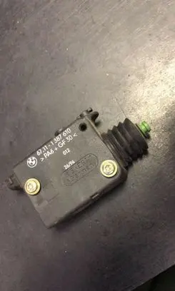 BMW 3 E36 Central locking motor 1387610