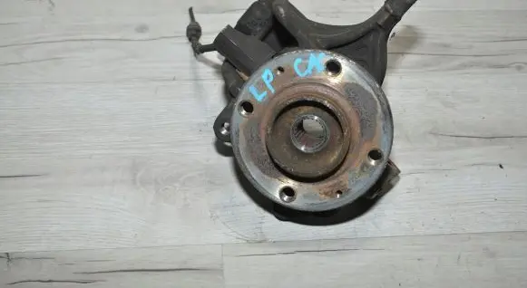 Citroen C4 Cactus Front wheel hub
