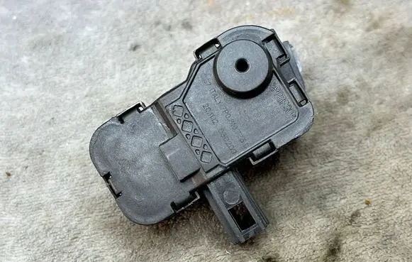 Fiat Tipo Rear glass lock/latch 7P0810773D