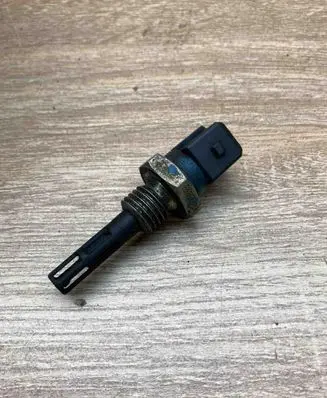 BMW 7 E65 E66 Intake air temperature sensor 2243946 0824111003