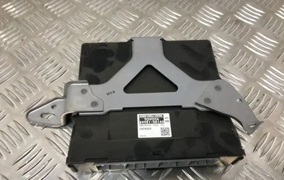 Toyota Yaris Engine control unit/module 899810D140