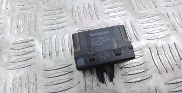 Volvo V70 Seat heating relay 30795503