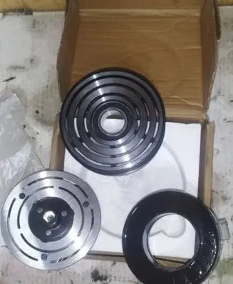 Ford Mondeo Mk III Air conditioning compressor pulley 