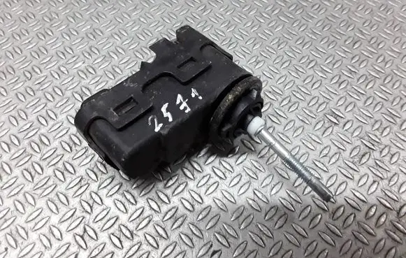 KIA Sportage Headlight level adjustment motor 