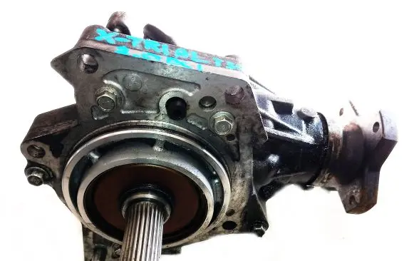 Nissan X-Trail T31 Gearbox transfer box case 067022