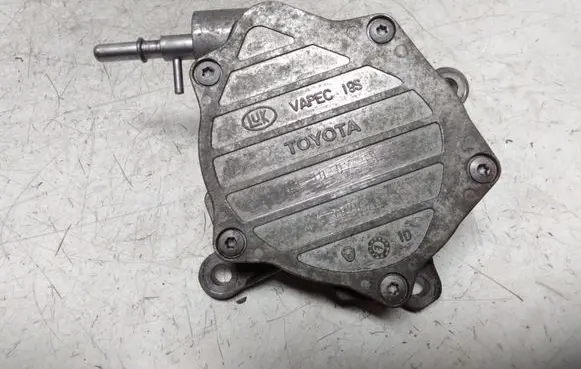 Toyota Avensis T250 Vacuum pump 05100758