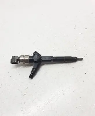 Nissan X-Trail T30 Fuel injector W402AW4 04G00932