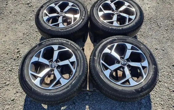 KIA Sportage R17 alloy rim 