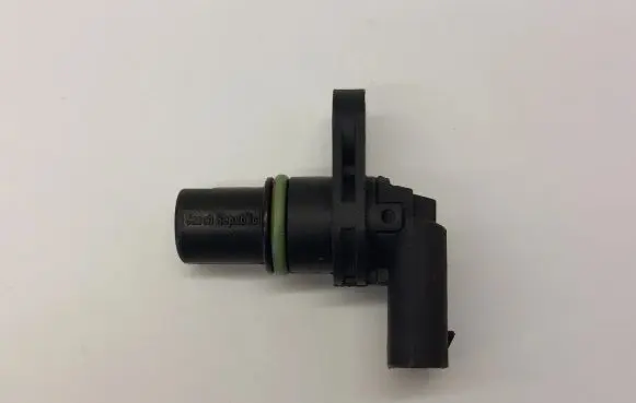 Volkswagen Golf VII Camshaft position sensor 04C907601A