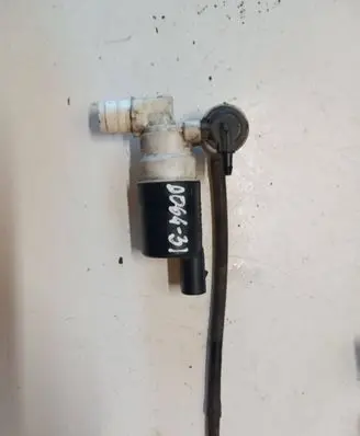 Volvo V60 Windscreen/windshield washer pump 31349264