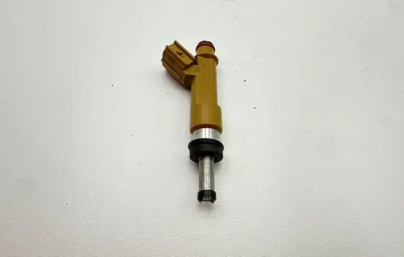 Toyota Auris E180 Fuel injector 232500T030 138173220