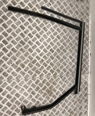 Ford Mondeo MK V Rear door window/glass frame 